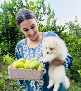Actress Himanshi Khurana HD Instagram Photos and Wallpapers September 2024