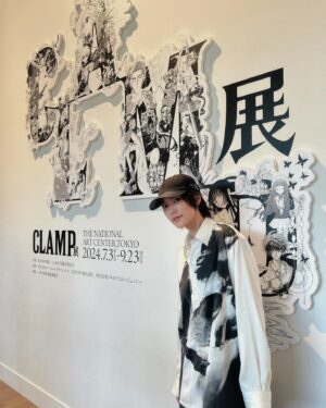 Hiroki Nanami Instagram - ☆
先日「CLAMP展」に行ってきたよー。ずっとずっと楽しみにしてたから時間が溶けていきました。
聖伝、20面相におねがい!!、東京BABYLON、学園特警デュカリオン、X、CLAMP学園探偵団、魔法騎士レイアース、Wish、カードキャプターさくら、すき。だからすき、合法ドラッグ、ツバサ、そして一番好きな×××HOLiC✨などなど、さまざまな作品の原画を近くで見て、その美しさに感動しグッズを家にお迎えして。最高時間でした。後期もどこかでまた行きたいなぁ。
.
#CLAMP展
#七海ひろき
