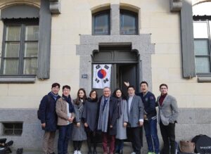 Hong Soo-hyun Instagram - 대한민국임시정부수립100주년.  머나먼 타국에서도 독립운동을 위해 노력하신 분들께 큰감사 드립니다.
