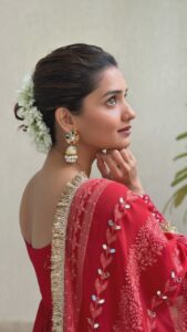 Actress Hruta Durgule HD Photos and Wallpapers December 2024