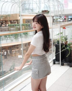 Hsin-Ling Chi Instagram - 逛街意外遇到子瑜（本次旅程highlight🤩) 終於吃到美味醬蟹-花蟹堂 美妙的一天