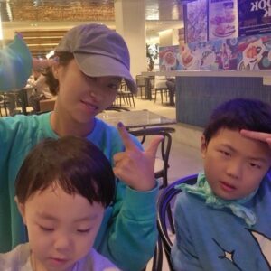 Hwang Jung-eum Instagram - 햅삐데이🩷🧡💛💚💙🩵