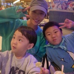 Hwang Jung-eum Instagram - 햅삐데이🩷🧡💛💚💙🩵