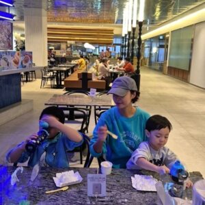 Hwang Jung-eum Instagram - 햅삐데이🩷🧡💛💚💙🩵