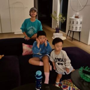 Hwang Jung-eum Instagram - 햅삐데이🩷🧡💛💚💙🩵