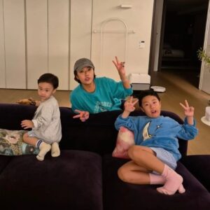 Hwang Jung-eum Instagram - 햅삐데이🩷🧡💛💚💙🩵