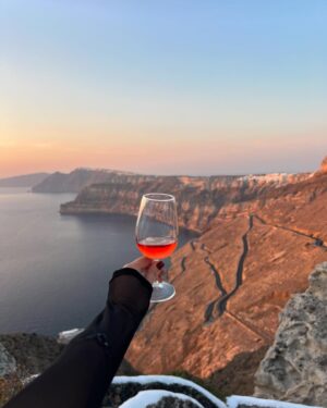 Ifigeneia Tzola Instagram - Άλλος για wine tasting? 🍷