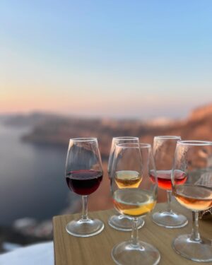 Ifigeneia Tzola Instagram - Άλλος για wine tasting? 🍷