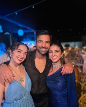 Ifigeneia Tzola Instagram - 🤍🔗Να ζήσετε!!! Να είστε παντα ευτυχισμένοι με υγεία και ο,τι αγαπάτε να το έχετε !!!🤍💎
Τιμή μου που ήμουν κοντά σας αυτή τη στιγμή

📍Dress : @theomdesigncy 💙

#weddingday #cyprus