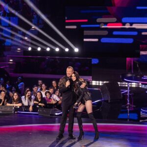 Ilenia Pastorelli Instagram - Ci vediamo stasera alle 21:30 sul @nove con tanta musica. Ci siamo divertiti tanto con @amadeusonoio ❤️