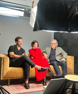 Ilse Salas Instagram - El vestido rojo @ferragamo 🥰  styling :  @candanoclau  Y riendo porque ¡hay motivos !