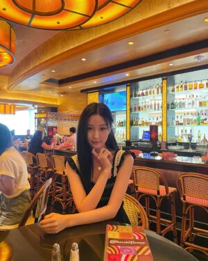 Im Min-su Instagram - 즐거웠고 일상으로 돌아갑니당🥲
금방 또 떠날 날을 기다리며..
모두 즐거운 추석 연휴 보내세요☺️🫶🏻

#런던#가고싶다
#빅벤#보고싶다
#여긴마카오
