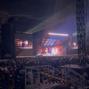 Imel Putri Cahyati Instagram - Yang penting udah nonton @brunomars bareng anak cantik happy.. keun bae teu apal oge laguna nu penting ngocoblak we 🤣

#masyallahtabarakallah #brunomarsconcert2024🇮🇩