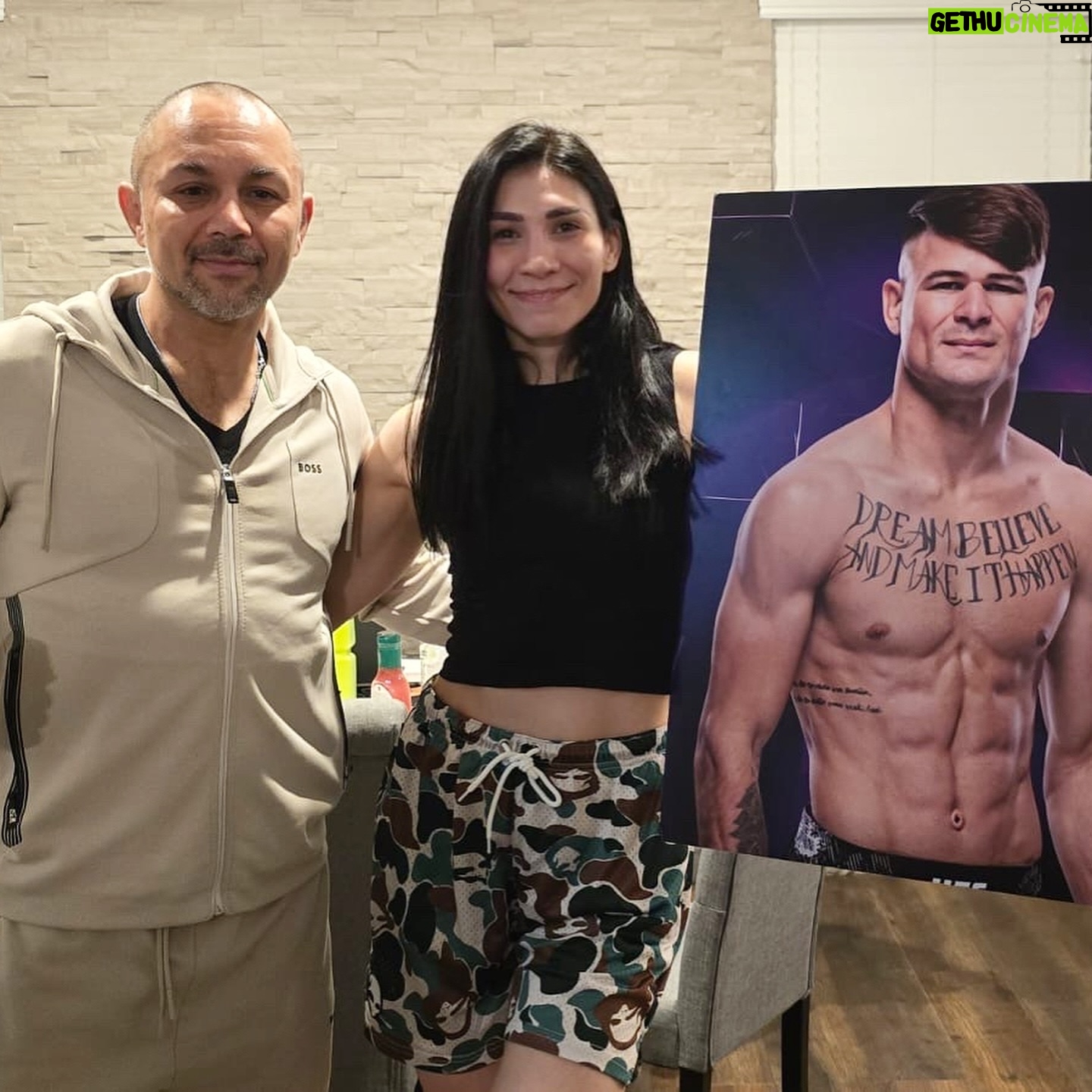 Irene Aldana - 9.4K Likes - Nos dió mucho gusto visitar a @diegolopesmma 🤩💪🏼
#ufc #team #teammates #coaches #lasvegas #nocheufc #diegolopes