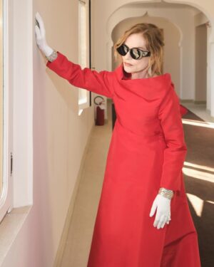Isabelle Huppert Instagram - 🌹
@balenciaga
@cartier
@charlottetilbury