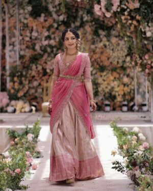 Ishaani Krishna Instagram - Sister of the Bride 😌🩷✨

Images shot by : @_stories_by_mathews__ 

Half Saree Skirt, Blouse and Shawl stitched to perfection by : @santinni.in ✨

Saree from : @mloft_by_joeljacobmathew 

Hair and Make up : @brahma_hairandmakeup