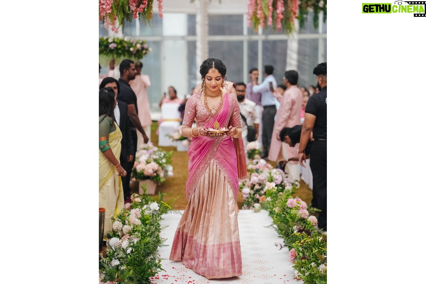 Ishaani Krishna - 246.5K Likes - Wishing Ozy and Aswin a lifetime of happiness 🤍🤍🤍
Images Shot by : @skabhijithphotography
Saree : @mloft_by_joeljacobmathew
Stitched by : @santinni.in
Make up and Hair : @brahma_hairandmakeup