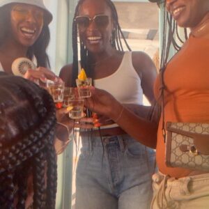 Issa Rae Instagram - 🏝️ Mykonos with Myfolks 🥰 Yamas! 🥂