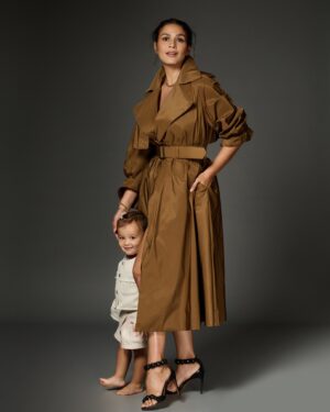 Iza Calzado Instagram - I never knew how great life would be once I became a mother.

When we did this shoot, I couldn’t help but look back on my time before I became a mother— I used to think that my life revolved around my career, but now I see that my life has bloomed into even more than that as a mother. I get to have shoots with my baby, making these work days more beautiful, meaningful, and precious. I can’t help but wonder if, when Deia grows up, she’ll love it as much as I do, or will she be more like her father who shies away from the camera. Whatever path she takes, I just pray she loves her life as much as I do. 

I love doing life with Deia! Everything is so much more colorful, more vibrant, more beautiful with her in my life. And to share these moments, to have these images with her, to me, are just so priceless.

PS. Happy Birthday, Mama Mary! Thank you for watching over me and blessing me with Deia. 🤍

Photographed by @jericksanchez 
Styled by @iamkatrinacruz and @johnkarunungan 
Hair by @jan.edrosolan 
Makeup by @lalaflores16
Mama Iza: @carolinaherrera @tiffanyandco 
Deia: @hm

#LettersForDeia
#DeiaAmihan
