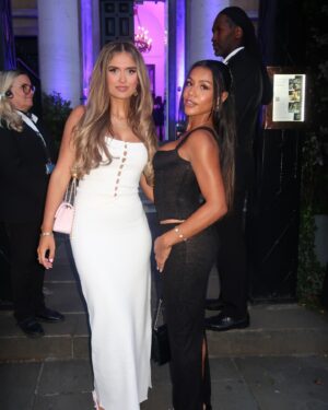 Izzy Fairthorne Instagram - A time was had🖤 

Thanks so much @mksbeautyhouse_ for styling us and @courthousehotellondon for an amazing stay!