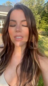 Actress Jackie Redmond HD Instagram Photos and Wallpapers September 2024