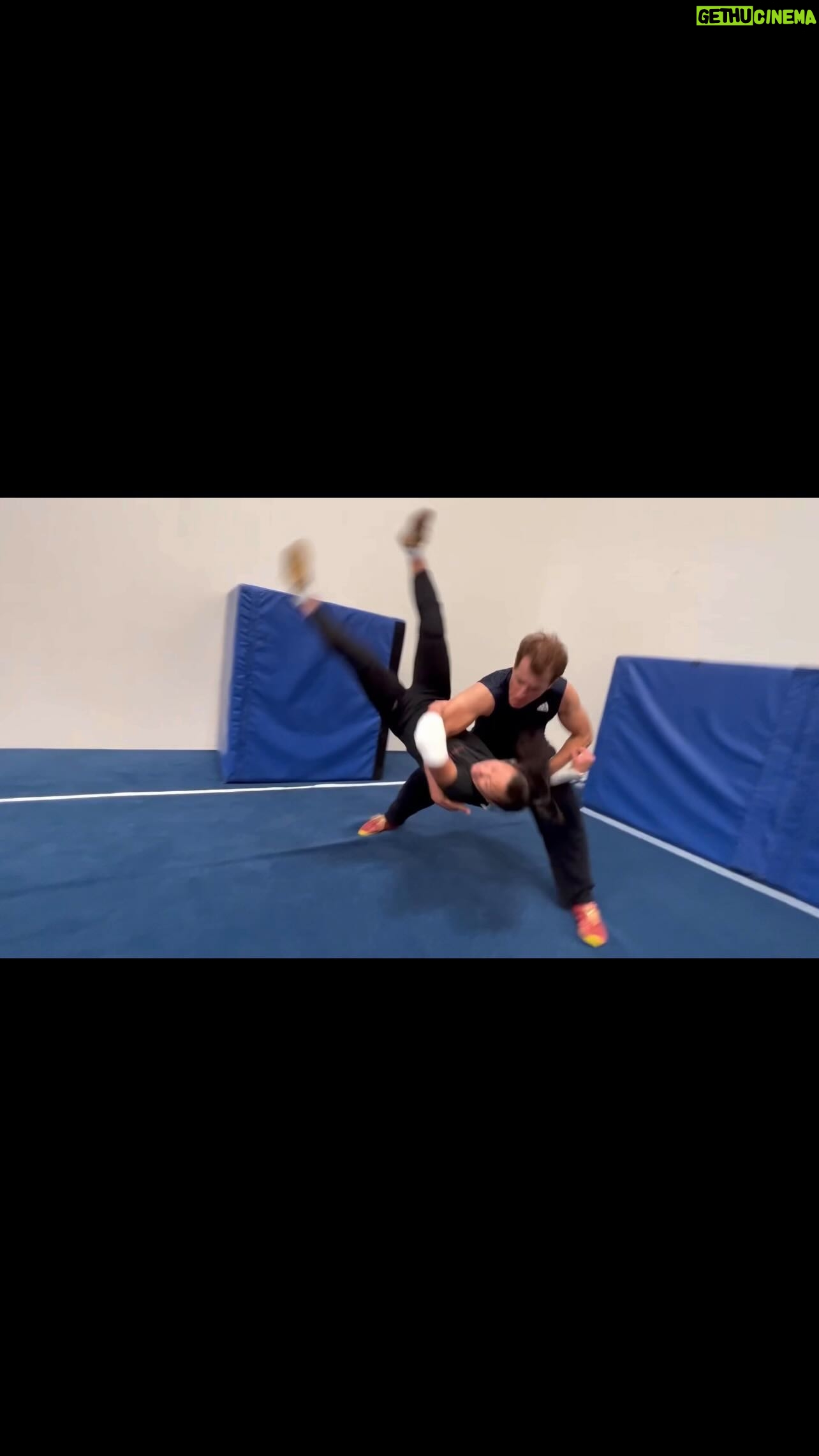 Jade Xu - 14.3K Likes - 👊 You Can Run, But You Can’t Hide @jadexuofficial 😎
@will.w.chen 🎥
#jadexu #davidtorok #martialarts #kungfu #fight #kicks #kickass #girlpower #choreography #practice #throwback