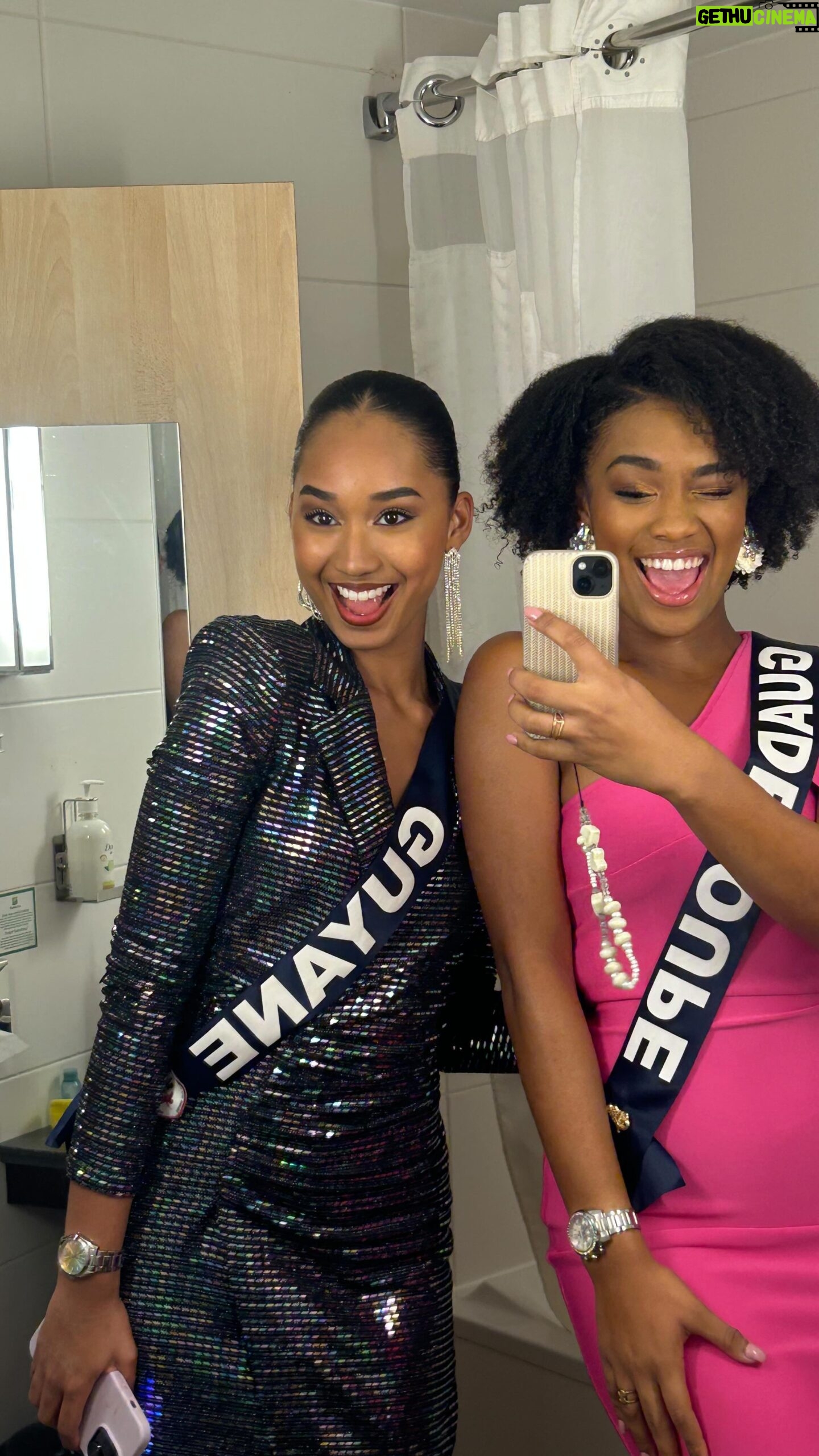 Jalylane Maës - 11.8K Likes - Mais cette surprise !!!
J’ai rencontré plus qu’une amie à cette élection de Miss France 2024 🤍
Merci la vie d’avoir mis ce petit bout de jeune femme pleins d’énergie sur mon chemin.
Elle m’a tellement manqué ma Guyane d’amour ☀️ @audreyhowentsaioff
Merci mon collègue pour cette surprise, t’es le meilleur 🥹