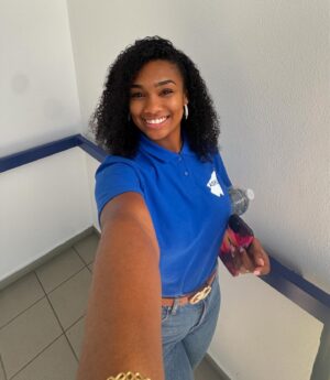 Jalylane Maës Instagram - Je peux enfin vous l’annoncer 🥹
Votre go reprend les études cette année et aujourd’hui c’est ma rentrée à @asfoguadeloupe ☀️

Après une belle année sabbatique à sillonner les routes de Guadeloupe en tant que Miss. Je prends un réel plaisir à retourner en cours car comme je le dis si bien un chapitre se ferme bientôt mais un autre s’ouvre 🤍.

Bonne rentrée scolaire à tous ceux qui ont déjà commencés 📚