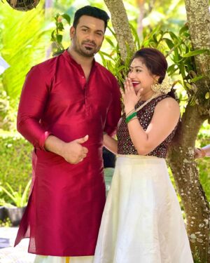Janaki Sudheer Instagram - Onam shoot with @janaki_sudheer #celebration #birthday #love #party #celebrate #happy #wedding #family #happybirthday #instagood #cake #photography #fun #instagram #happiness #festival #birthdaycake #friends #photooftheday #anniversary #birthdayparty #india #events #bride #music #birthdaygirl #art #fashion #food #onam