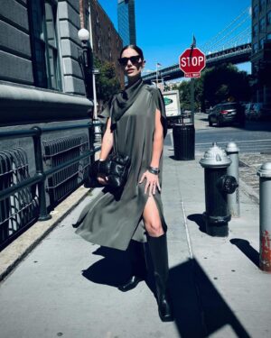 Janet Montgomery Instagram - Thank you @cosstores (specifically @helenritchie) for inviting me to the show today. Thank you to my boy @benskervin for the slickest pony in fashhhun AND these shots that make me look at least 4 inches taller than I actually am. One step closer to being accepted by the cool kids over here guys 🙋🏻‍♀️😎