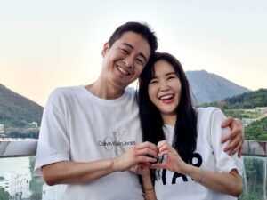 Jang Young-ran Instagram - 사랑하는 아버님과 어머님과❤️❤️
행복한 명절 보내기💓💕

아들 며느리 합동 생파❤️💕

상다리 부러지게 늘 상차림 해주셔서 감사해요💖💖😆🙏(먹냐바빠서 사진에 담지 못했네요😭🥹❤아숩😭)
#알랴뷰쏘머치💕💕💕 엄니아삐🥰

#명절보내기🙇‍♀️ 
#가족스타그램🥰
#장영란그램💕
#우리가족화이팅💕💪🏻
#에이급장영란화이팅💓💓💪🏻 
#영라뉴화이팅💪🏻💪🏻💪🏻💕💕