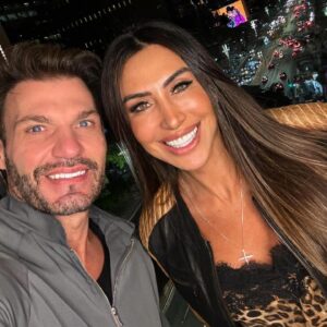Jaque Khury Instagram - Tem só uns 18 anos que o @mariogiorgis cuida dos meus dentes 🦷 😀