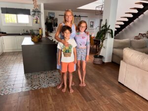 Jasmine Harman Instagram - Today marks one year since we started our new life in Spain ☀️We’d thought long and hard about the move and it was definitely the right decision for our family work/life balance, but it is fair to say that there were many challenges that I wasn’t expecting initially, and whilst the children settled in fairly quickly, it took me a while to really begin to feel at home here! But we did it! Happy 1 year in Spain to us! 🩷🇪🇸 
It’s been the most marvellous year, and now we have a brand new adventure on the horizon! 🏡 ☺️

Swipe for 1 year update! 

(Hubby is here in Spain too of course, but typically he was working when we took these photos!)

#family #spain #newstart @jboasty_dop