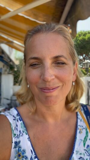 Jasmine Harman Instagram - Well this is thrilling new territory for me! Usually once I’ve made the phone call and negotiated the price, my work is done! 😳 It’s really exciting, following the process from start to finish! 
I admit I’ve got very mixed feelings about whether I’m looking forward to or dreading finding out what a renovation project in Spain will entail! 🇪🇸 Wish us luck🤞🏻

#RenoInTheSun #propertyrenovation #propertyabroad #spanishhome