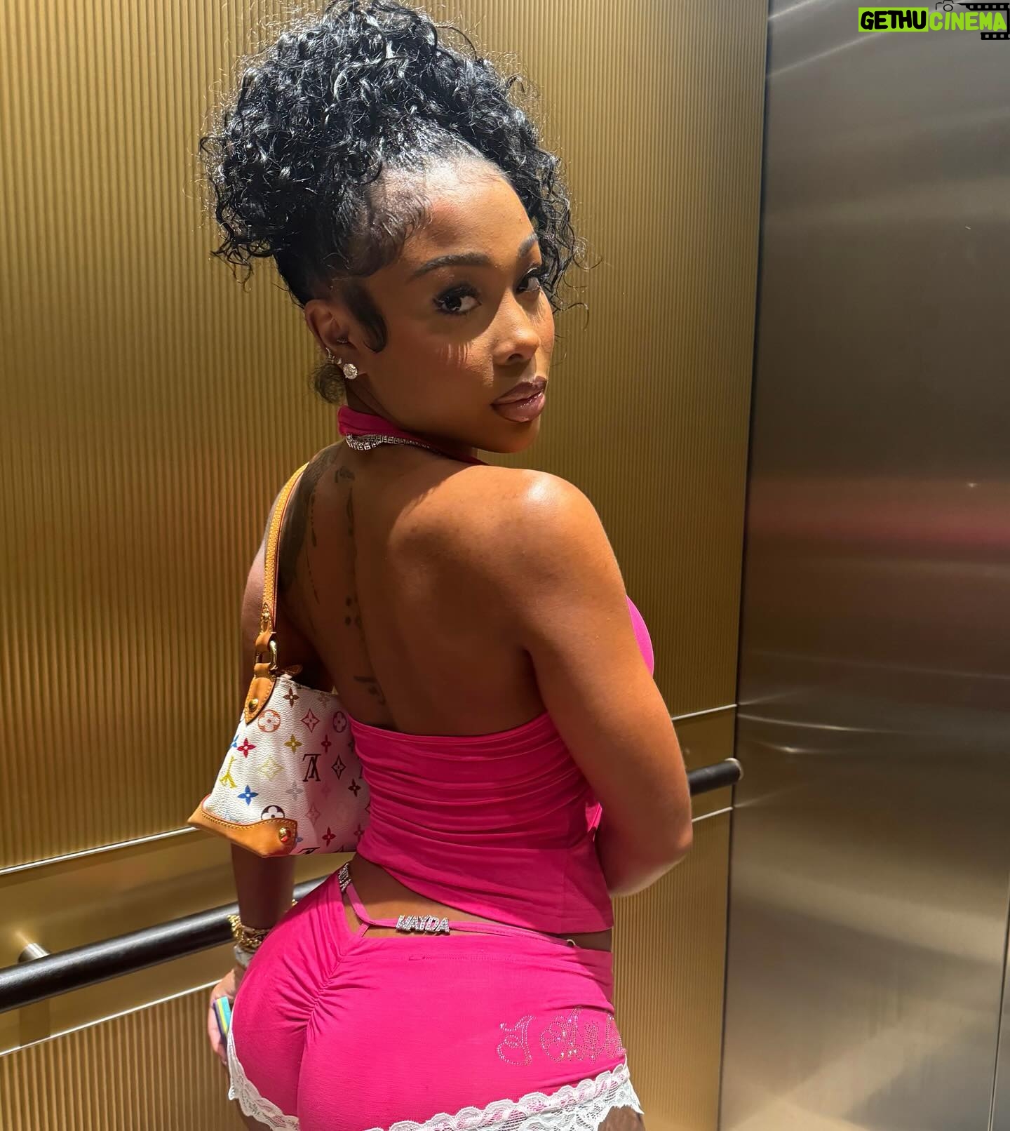 Jayda Cheaves - 616.4K Likes - Yall gotta make up 💩, to convince yourself that I’m not that 🐶