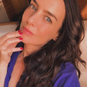 Jazmín Stuart Instagram - El 21 de agosto estrenamos “La voz ausente”, thriller policial inspirado en la novela de @gabriel.rolon, con @gimeaccardi @benjaminvicuna.ok @fedeoliveraw y elenco y equipo maravillosos.
Ahí vamos! @disneyplusla