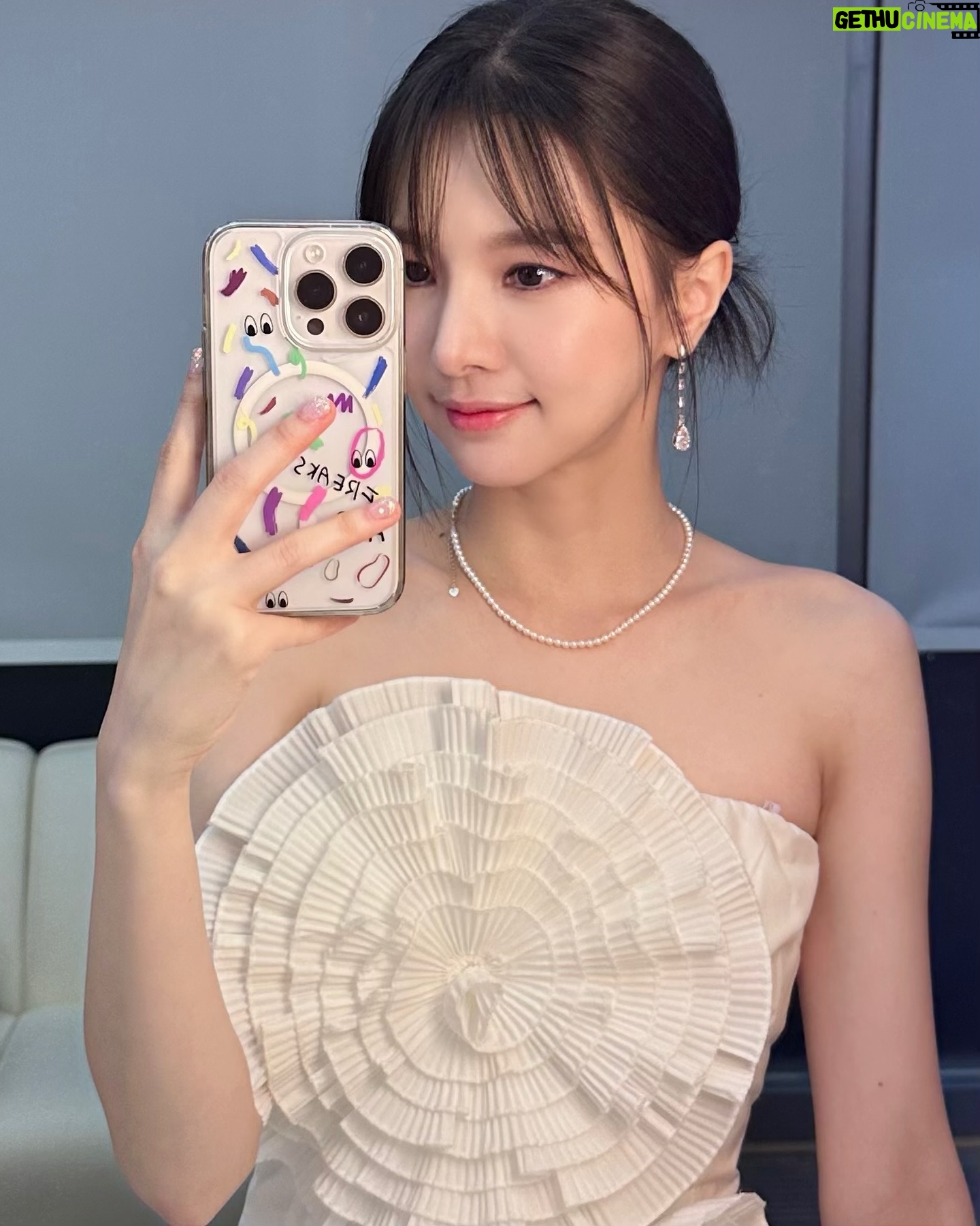 Jei - 2.2K Likes - 💜
@hwa_juice
@jennyhouse_su.ubeen
@jennyhousepr
#피에스타 #재이 #짠해