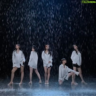 Jei - 5.2K Likes - 피에스타가 12주년을 기념해서
짠해(You're pitiful)2024 버전을 발매했습니다!
직접 앨범을 제작하는 건 처음이라
중간중간 어려운 점들도 많았지만
정말 행복했고 소중한 작업이었어요
피에스타가 다시 모일 수 있도록
시작부터 끝까지 서포트 해 준 울 차오루 언니
정말 다시 한번 고맙다고 꼭 전하고 싶어요!
그리고 각자 일로 바쁨에도 불구하고
두발 벗고 뛰었던 울 멤버들도
너무 고마워용!!
피에스타여서 너무 행복하고 감사해요🥹
인생의 한 챕터를 함께했던 피에스타와
피에스타를 위해 열심히 일해주시고 도와주셨던 많은 분들
그리고 팬분들께 선물이 되는 앨범이길 바랍니다
사랑합니다🫶🏻
#피에스타 #짠해 #짠해2024 #차오루 #예지 #린지 #혜미 #재이