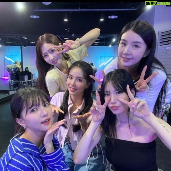 Jei - 2.6K Likes -