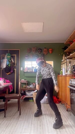 Jely Reategui Instagram - Agotamiento 3000 pero con toda la actituth 40 💅