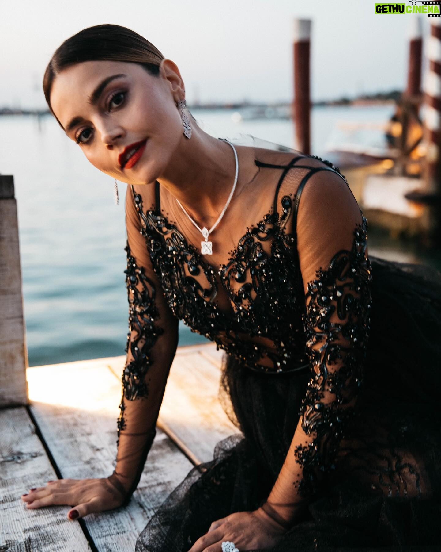 Jenna Coleman - 80.7K Likes - When in Ven @armanibeauty 🍝 @giorgioarmani