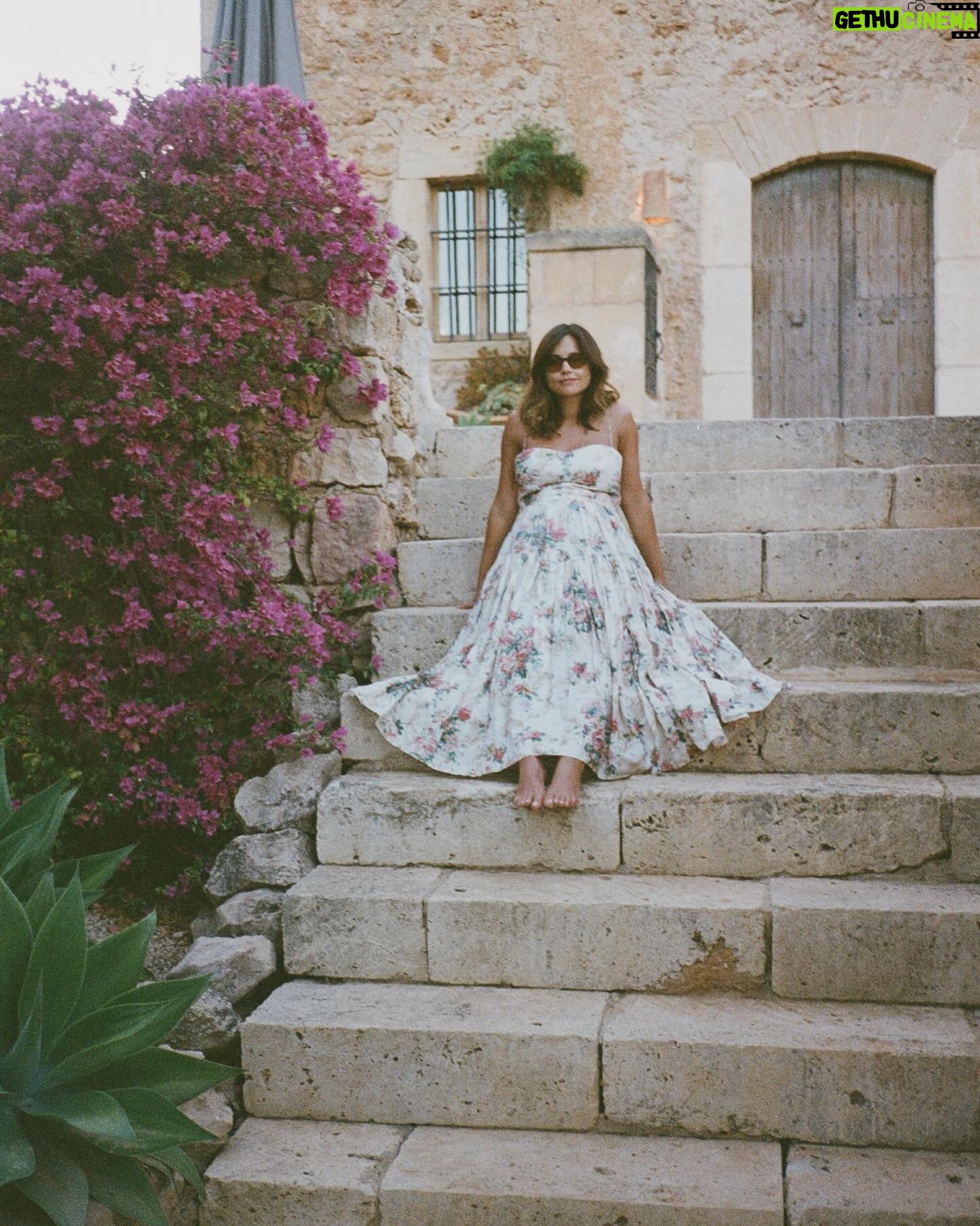 Jenna Coleman - 128.6K Likes - Summer spent cookin’ 🐣
