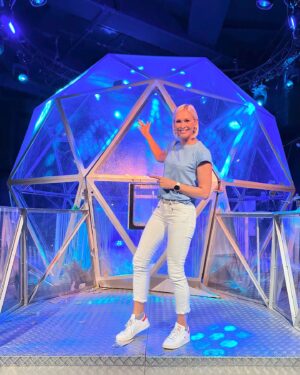 Jenni Falconer Instagram - When it’s your daughter’s 13th birthday party, and the adults have as much fun as the kids. 😍💙✨ 

@thecrystalmaze 

If you remember the TV show, there are some elements that are from that original series. 

Thanks also to the Crystal Maze for arranging the surprise birthday cake. It was fab. 🎂 
#gift #pr #ad #surprise #birthdaycake