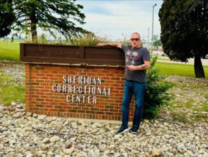 Jennifer Gimenez Instagram - Today I had the opportunity to go to the prison, where my husband @timryandopeman  started his journey in recovery and speak to the inmates at Sheridan Correctional Center. This place saved my husband’s life. For the last 5 1/2 years I’ve heard every single day different stories and moments of this magical place that has transformed Tim’s life. 
We were able to bring our brother’s in recovery @jaymohr37 and @dangarcia40071982  which made it extra special. We spoke to about 1000 inmates for over 2 days. Myself , Jay and  Cowboy Dan each brought our own perspective and journeys. I gotta say, though when Tim got up there and he spoke last, he commanded the respect of the inmates because he was once a former inmate & he turned his life around . It is always been a priority for Tim when Sheridan calls he responds. Honestly, I’m still flying high from the connection and purpose we all had together as a union, the inmates and us. What’s so beautiful is that each one of us walked in different paths in life , but all our emotions were the same, pain is pain, happy as happy, sad sad we were all able to connect on a spiritual level. And remember a lot of damn good people unfortunately make bad choices and decisions and end up in a place like Sheridan correctional center. Please don’t be the person that judges a book by its cover because a lot of people judged Tim and he’s out there changing up the motherfucking game. We would also like to thank the staff @westcarefoundation  because without your organization, none of this would be possible. Westcare is the therapeutic community that is run within the Sheridan correctional center and numerous prisons nationwide. Annnnnd to  @huckfinnbarbell  thank you for keeping us laughing our asses off!🤪