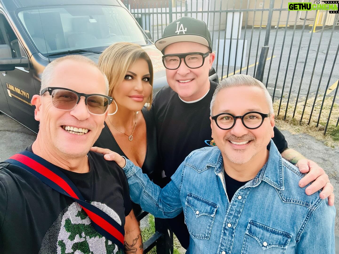Jennifer Gimenez - 5.3K Likes - Last night @timryandopeman and I had the best time at our dear friend’s @joeyfeldmanartist grand opening of his new art gallery. We are so proud of you Joey. We Love you. I got to say last night was so much fun seeing so many friends from 10, 20, 30 years ago. So much love, laughter, celebration and real talk from everyone. The vibes were so high, It was infectious. @annabdavid I love you and am so proud of you for all things. The Cody reunion was on point, like as if time stood still and it was 23 years ago. Oh that was one of the greatest times, years of my life. @seanjameshair decades of love, support, laughter, tears and honesty. I love you and @isaurocummins so much. @wesgeer our music, whisperer, our brother, we love you Wesy. We miss you already. @noahweiland2 omg you made our night seeing your beautiful face. I know you made Tim’s night. We love you so much. You are our family! @addictionrecoveryebulletin conversations with you are one of my favorite things in this world. We love you so much. I can’t express the love we have for all that were there last night.