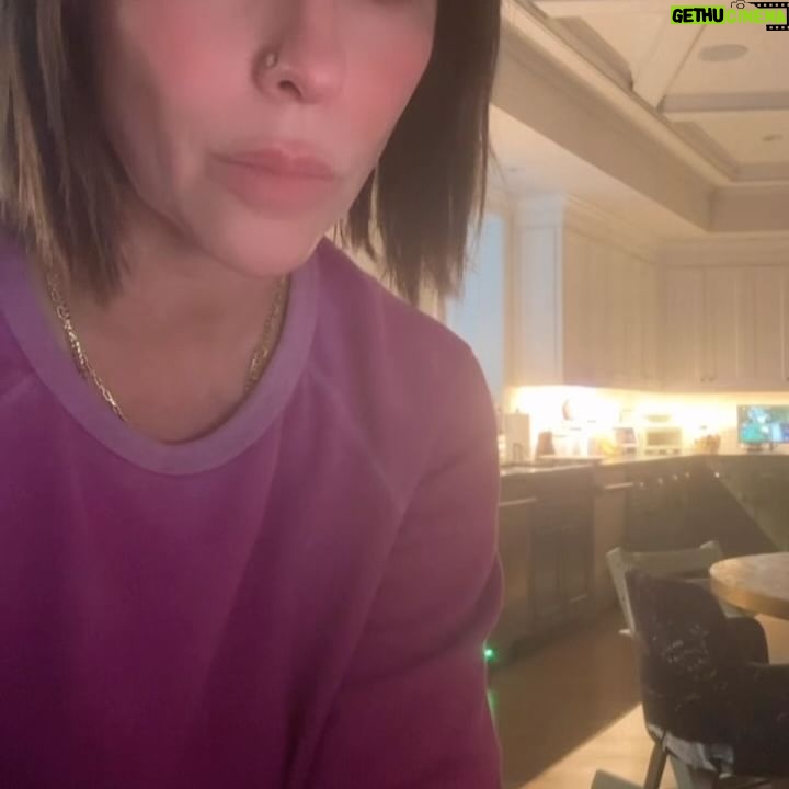 Jennifer Love Hewitt - 36.8K Likes - @gracieabrams you are on repeat in my head,car and heart. ❤️