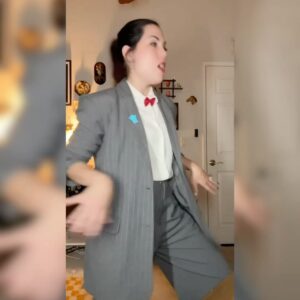 Jenny Lorenzo Instagram - Pee Wee Herman will forever remain one of my childhood heroes, and last night at @cinespia, my heart was overflowing with emotion as I paid tribute to the brilliant Paul Reubens. Thank you, Paul, for bringing boundless joy and laughter into our lives. You are deeply missed.

#peewee #peeweeherman #paulreubens