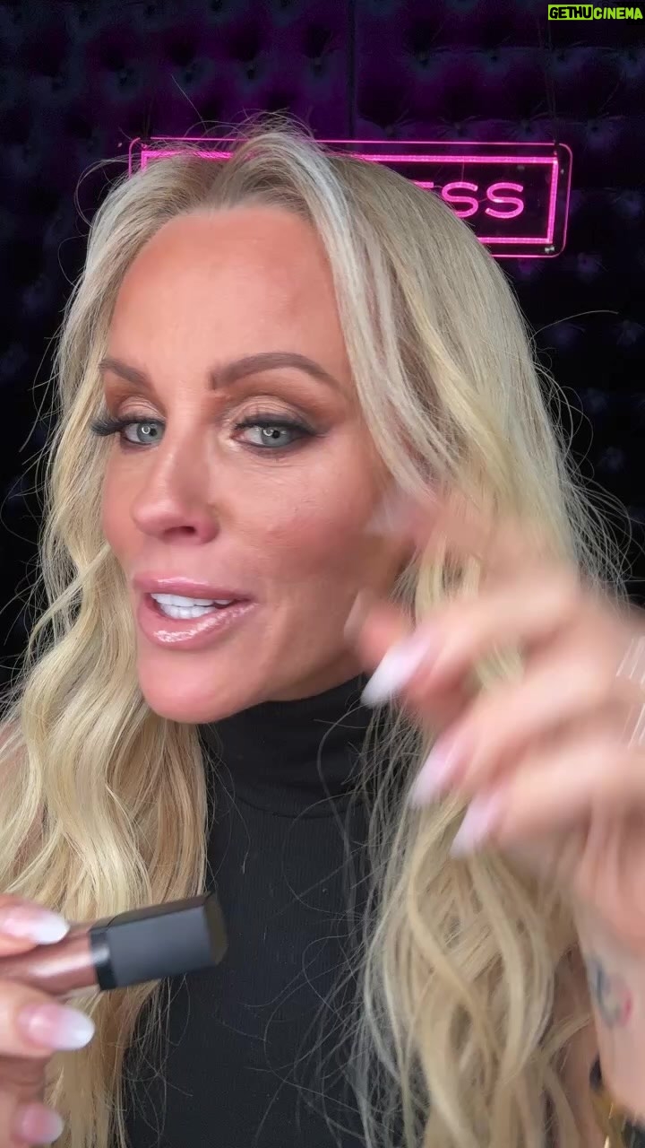 Jenny McCarthy-Wahlberg | Gethu Cinema