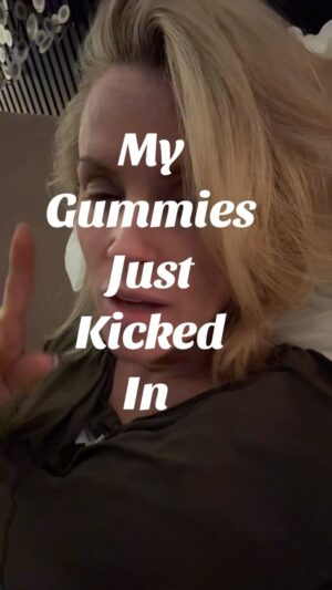 Jenny McCarthy-Wahlberg Instagram - Episode one - gimmie the bird. 

#food #foodblogger #chickendinner