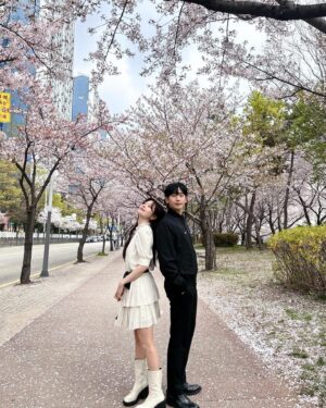 Jeong So-min Instagram - 벚꽃나무 승효석류
&이팝나무 승효석류
=오늘밤 엄마친구아들